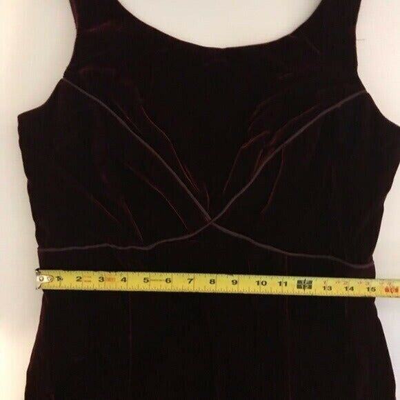 Watters And Watters Women's 12 Sleeveless Burgundy Colored Velvet Sheath Dress - Picture 9 of 11